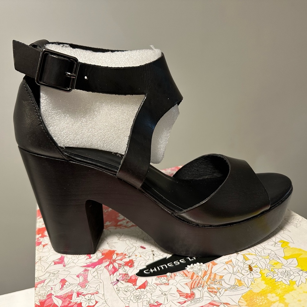 Chinese Laundry sandals
